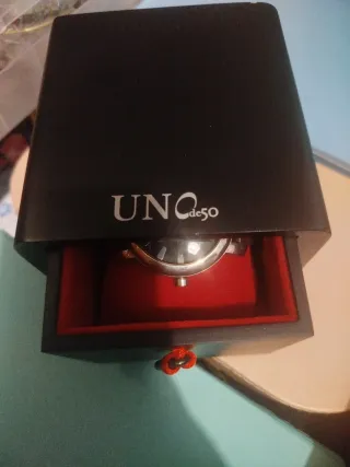 Reloj unisex UNO de 50 caja madera original