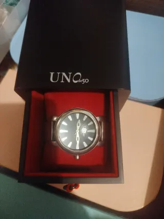 Reloj unisex UNO de 50 caja madera original