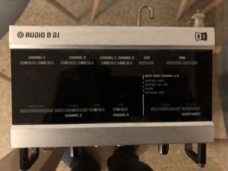 Native Instruments Traktor Audio 8 DJ