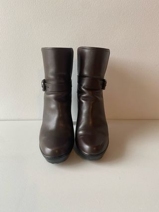 Botas Tod's Castanhas Salto Alto