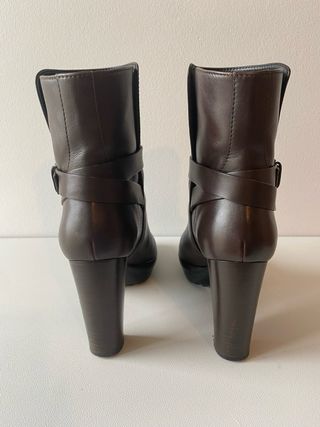 Botas Tod's Castanhas Salto Alto