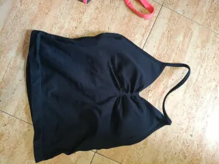 Top deportivo negro