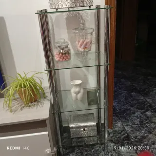Estantería de cristal y metal