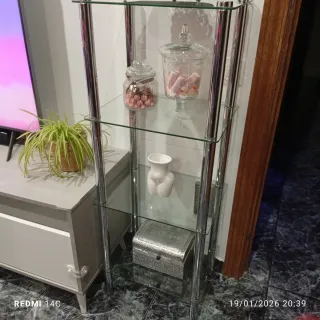 Estantería de cristal y metal