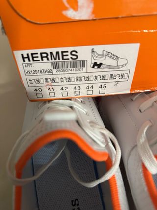 Tenis Hermes Paris Blancos y Naranja