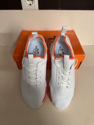 Tenis Hermes Paris Blancos y Naranja