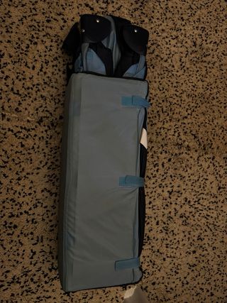 Cuna de viaje plegable azul marca ASALVO