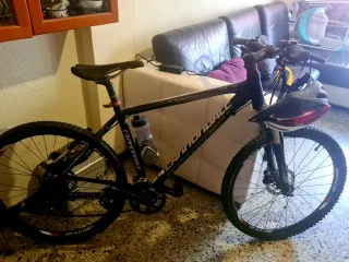 Bicicleta Cannondale Negra