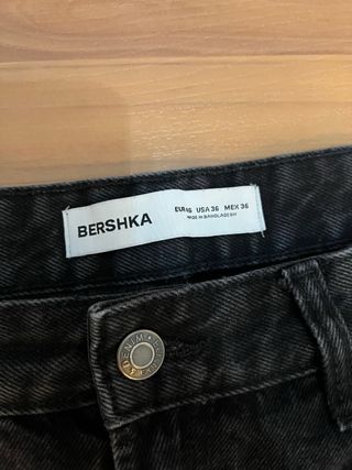Pantalón vaquero negro Bershka
