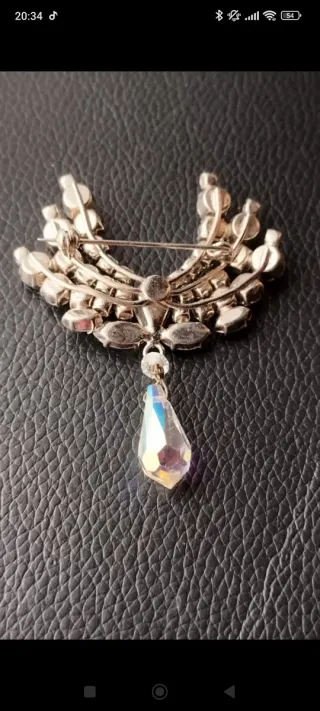 Broche vintage con colgante de cristal