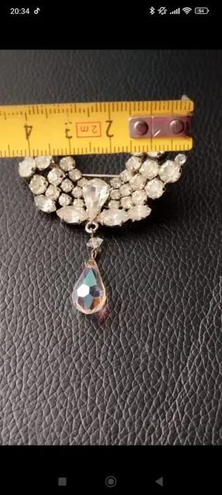 Broche vintage con colgante de cristal