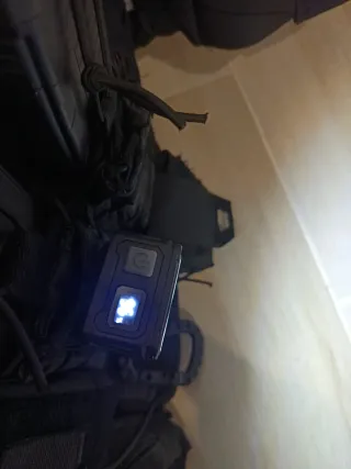 Linterna táctica MULTIUSOS