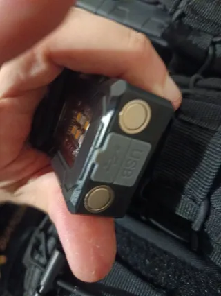 Linterna táctica MULTIUSOS