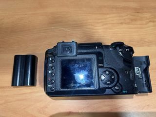 Olympus E-300 Cámara para piezas o reparar