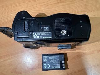 Olympus E-300 Cámara para piezas o reparar