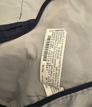 Chubasquero Zara Camuflaje Azul Oscuro