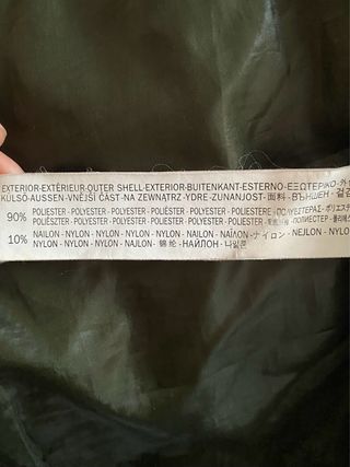 Parka Bershka verde con capucha y pelo