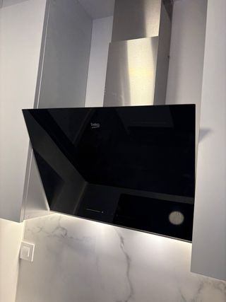 Campana extractora Beko cristal negro