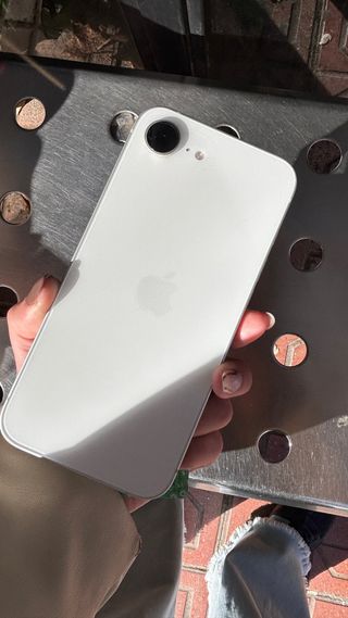 iPhone 16 e 128GB Blanco 100% batería