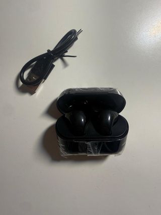 Airpods Negros con Cable de Carga