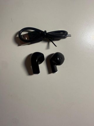 Airpods Negros con Cable de Carga