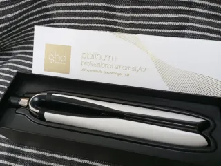 Alisador ghd platinum+ blanco y dorado