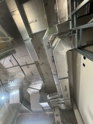 Instalación de aire acondicionado. PROFESIONAL