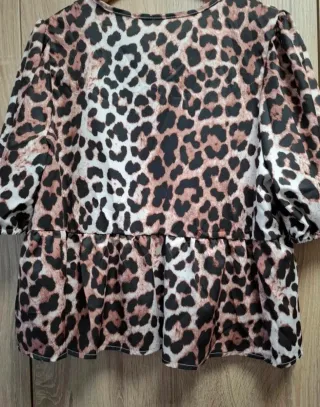Blusa animal print coquette con lazos