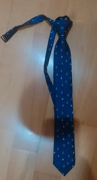 Traje de Primera Comunión azul con corbata talla 9