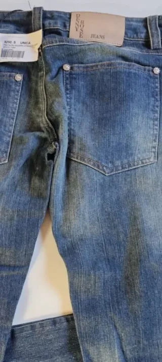 Tejanos Azules con Detalles Dorados