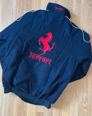 Chaqueta Ferrari Negra y Roja vintage f1