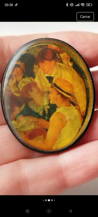 Broche vintage ovalado con escena