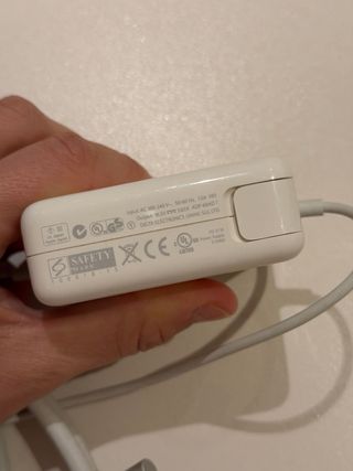 Cargador MacBook Apple Antiguo