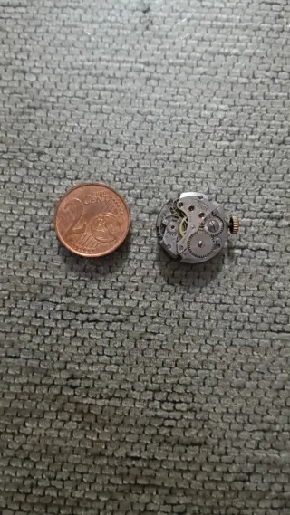 Movimiento de reloj antiguo