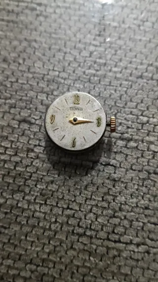 Movimiento de reloj antiguo