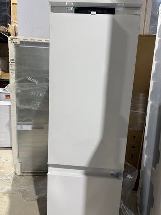 Nevera integrable Indesit INC18 T311 585€ a 299€
