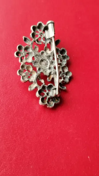 Broche vintage flores con pedrería