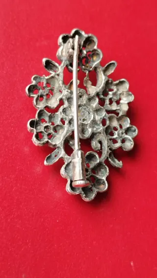 Broche vintage flores con pedrería