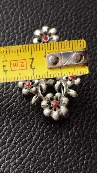 Broche vintage flores con pedrería