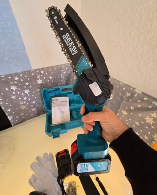 Mini motosierra inalámbrica SEESI 6 pulgadas