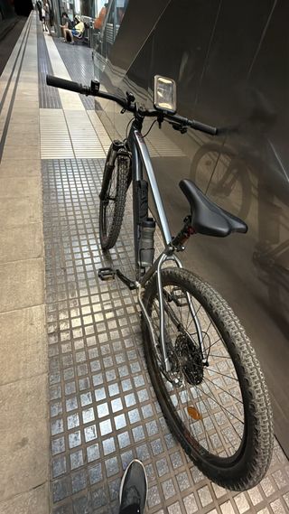 Bicicleta Rockrider R29 para reparar