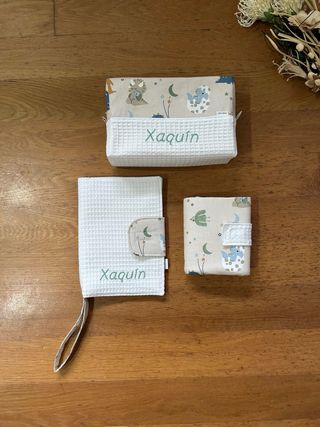 Neceser impermeable bordado