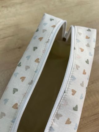 Neceser impermeable bordado