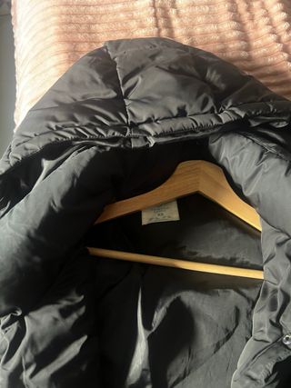 Chaqueta sin mangas negra sin uso