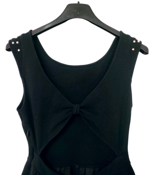 Vestito nero con perle