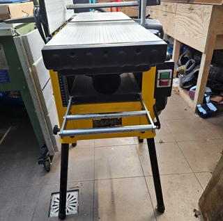 Cepilladora-regruesadora DeWALT D27300