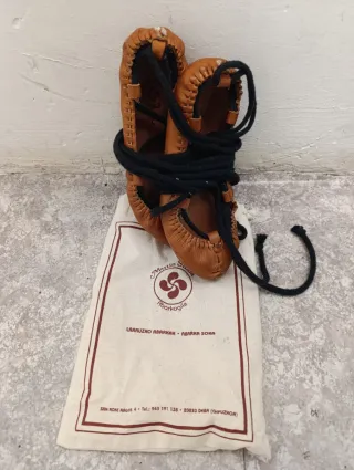 Albarcas cuero artesanales T.31