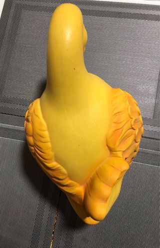 Pato de cerámica amarillo