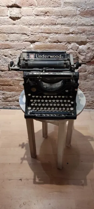 Máquina de escribir Underwood antigua