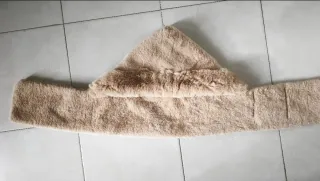 Gorro y bufanda de pelo sintético